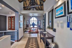 Bush Baby View Lodge