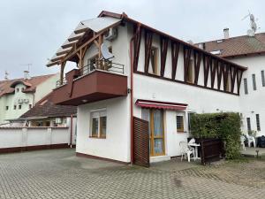 Júlia-Gyöngyvirág apartman