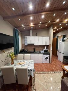 Júlia-Gyöngyvirág apartman