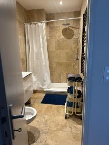 Christmas Market Cozy 1 bedroom and 1 convertible