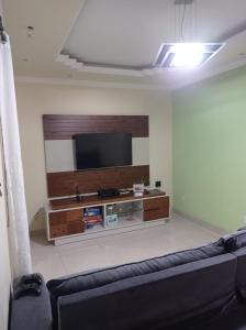 casa 3 quartos com 5 vagas de carro local nobre