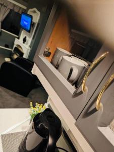 Cosy 3-Bedroom Caravan with Decking