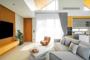 Botanica Aroon Luxury Pool Villa 3 BR Lagoona Bangtao beach