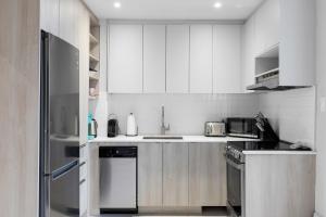 Boho Luxe 2-Floor Retreat Sleeps 6 Private Patio