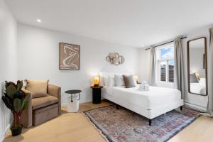 Boho Luxe 2-Floor Retreat Sleeps 6 Private Patio