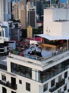 Comfortable apartment within walking distance of the coastal strip