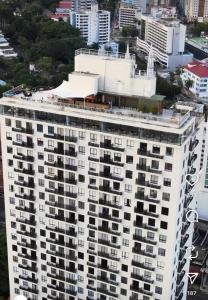 Comfortable apartment within walking distance of the coastal strip