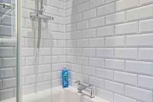 Cosy 2 Bedroom Flat Near Westcliff On Sea Beach & Hamlet Court Road