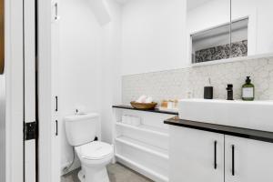 Boutique 4BR Luxury Residence 2 Floors Mile-End St-Laurent