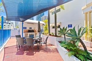 Coastline Tranquility Renovated Elevated Apartment