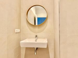 Long-Term Renovated Central Apartment