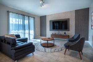 6BR Villa w Private Pool at Champions Gate