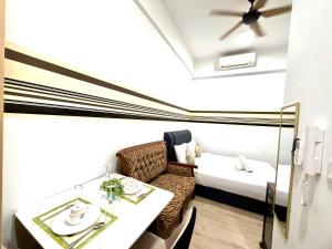 The Luxe Infinity Skypool By Tasu Homes