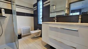 Villa contemporaine standing proche village Noël