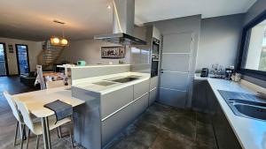 Villa contemporaine standing proche village Noël