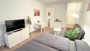 Modern, quiet apartment right by S-Bahn - close to Munich & airport