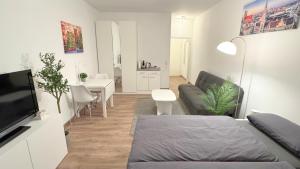 Modern, quiet apartment right by S-Bahn - close to Munich & airport