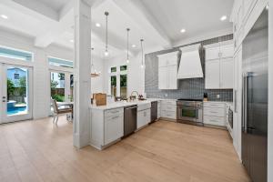 Magnolia Tides l 6 Bedroom l Private Pool l South of 30A l Santa Rosa Beach