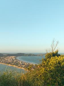 Triplex 3 Suites com Jacuzzi em Canto Grande