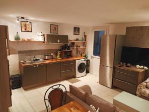 Appartement 2 pièces avec petite terrasse - Centre-ville