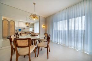 Farol de Bombas 104 – Lindíssimo Apartamento com Vista para o Mar na Praia de Bombas.