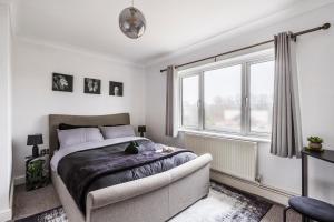 Stylish Two-Bed Apartment in Ashford