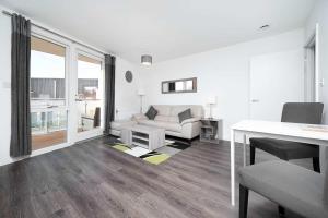 Stunning 2BR flat with balcony