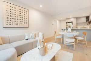 Hidden Gem Amazing 2BR Apt Central Melbourne#38009