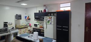 Cobertura inteira com varanda, enorme e arejada