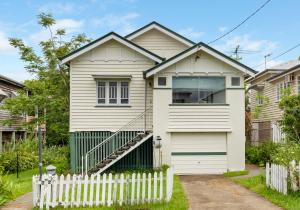 Comfortable 3 Bedroom Home Character Home-3rd room has sofa bed