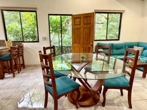 Tropical House in Nosara- 3 min walk to the beach