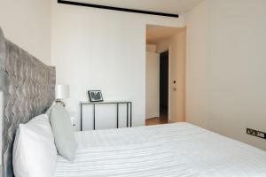 LUXURY 3 Bed 3 Bath Apartment in Central London