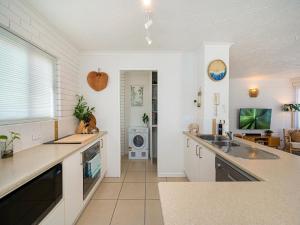 Seamist Lodge unit 6 Kings Beach QLD