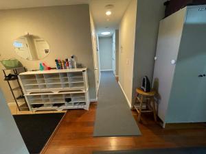 Room R1 with tempurpedic mattress and top facilities