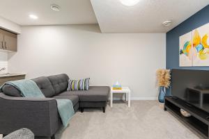 Cozy Suite near West Edmonton Mall & River Cree Casino