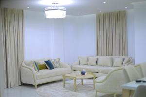 Apartment in residential building number 39A, Zayed Heights compound, apartment number 3