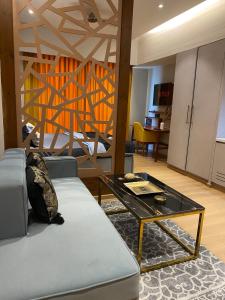 Luxe Studio w Glass Wall By Moonlit Stays