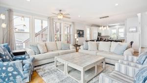 Oceanfront w Pool Panoramic Deck Views 5BDR Folly Ocean Breeze by AvantStay