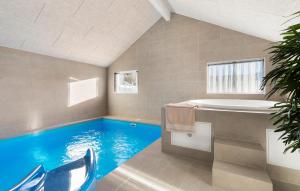 Cozy Home In Glesborg With Sauna