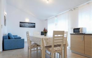 Two-Bedroom Holiday Home In Pomer