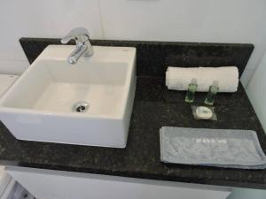 SES24 Lindo Studio Completo - Espaçoso - Excelente Localização