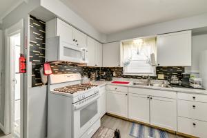 Walk to Local Eats! Updated Schenectady Apartment