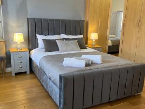 Cozy & Modern Duplex Apartment in Greater Manchester - A Comfortable Retreat