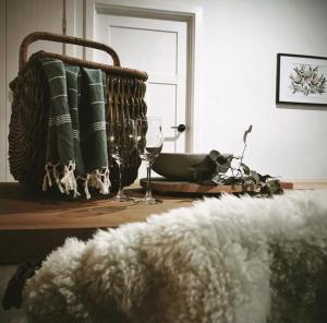 The Mountain Den - Breathe and relax