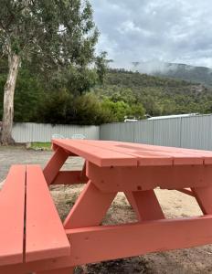 The Mountain Den - Breathe and relax