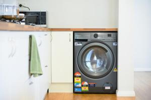 Large Family Friendly House Central Riverwood Stay