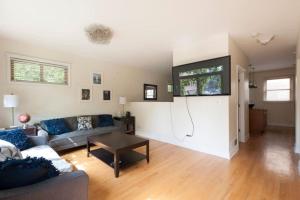 2 Rooftops 2 Car Garage 4 Stories