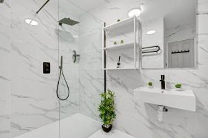 The Central Suite Modern 2 Bedroom Flat