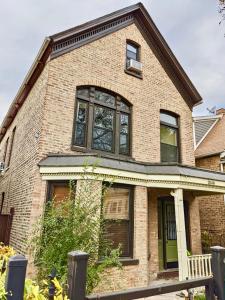 Hip Apt Logan Square