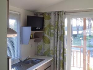 Mobil Home 4 Pers avec Terrasse à Roquebrune-sur-Argens - API-1-52-911